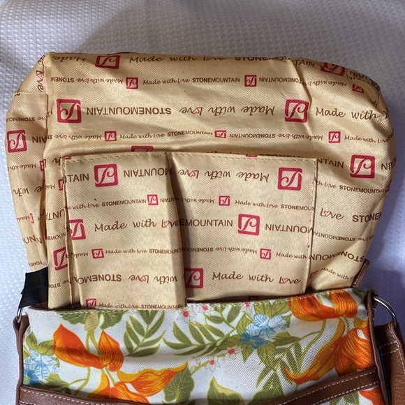 Stone Mountain Floral Canvas and Faux Leather Shoulder Bag EUC - Picture 9 of 10